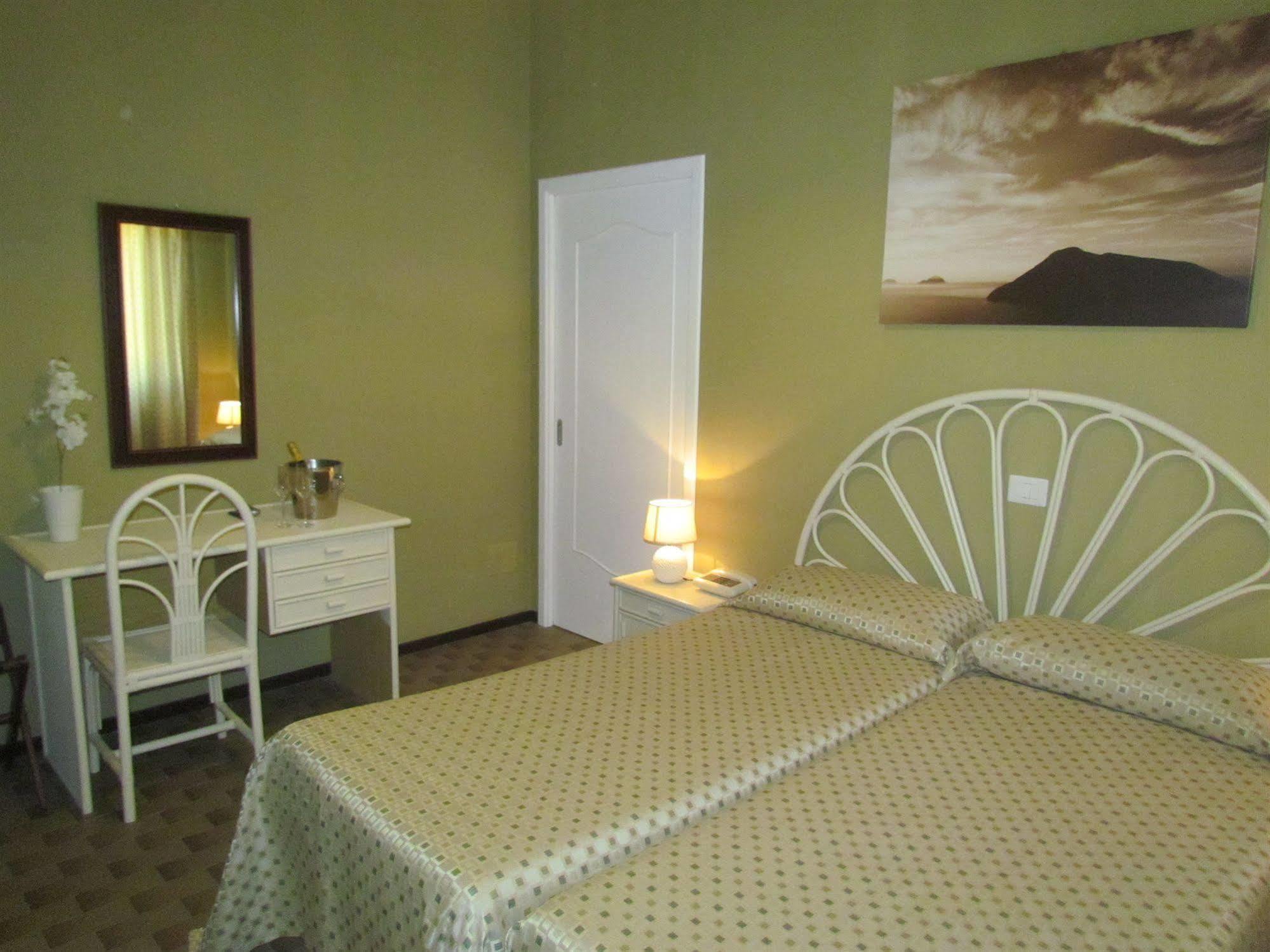 Pietra Pomice Hotel Lipari  Buitenkant foto